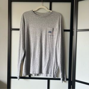 [M] Vineyard Vines Men’s Casual Light Gray Long Sleeve Pocket Tee Hockey Graphic